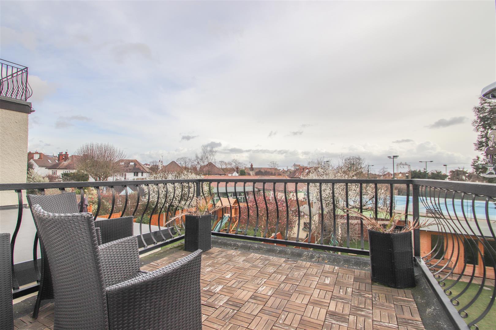 Appointmoor The Ridgeway, Chalkwell